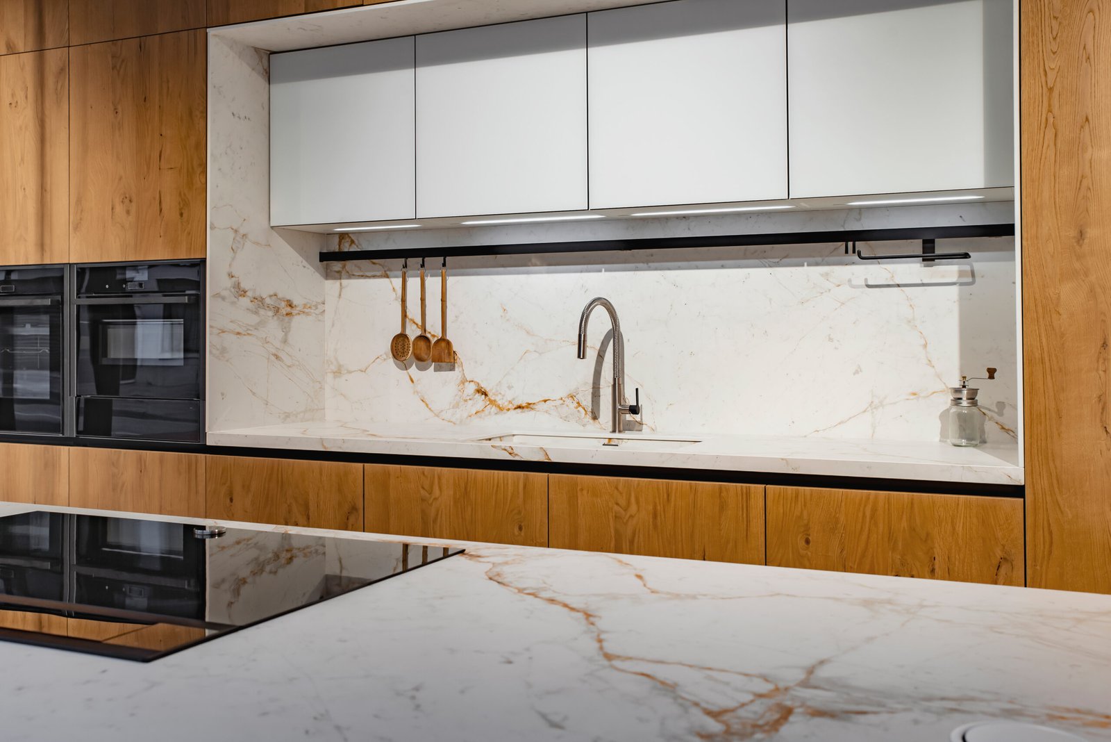 Alonzo Granite Kitchen white marble kitchen
